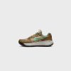 Sneakers * | Nike Acg Lowcate (Limestone/Green Glow)