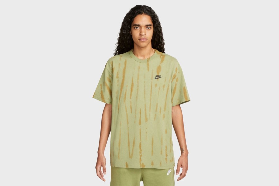 Apparel * | Nike Sportswear Premium Essentials Men'S Tie-Dyed T-Shirt (Green)