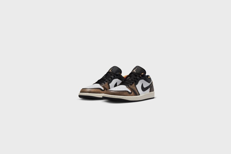 Sneakers * | Nike Air Jordan 1 Low Se (Black/White Onyx-White-Sail)