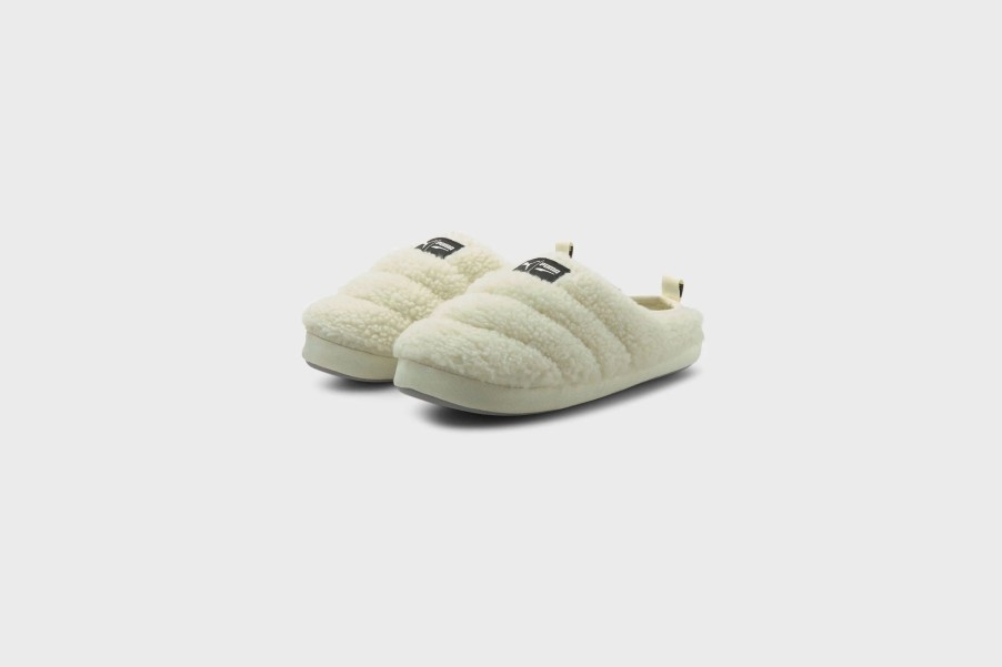 Sneakers * | Puma Scuff Sherpa (Whisper White-Puma Black)