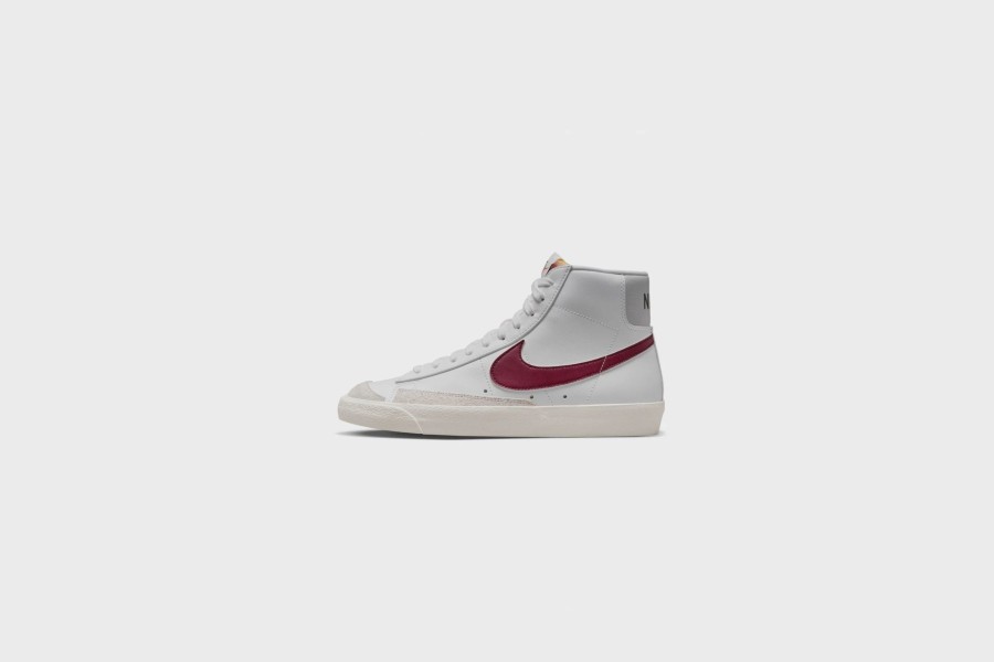 Sneakers * | Nike Blazer Mid '77 Vntg (White/Dark Beetroot-Grey Fog)